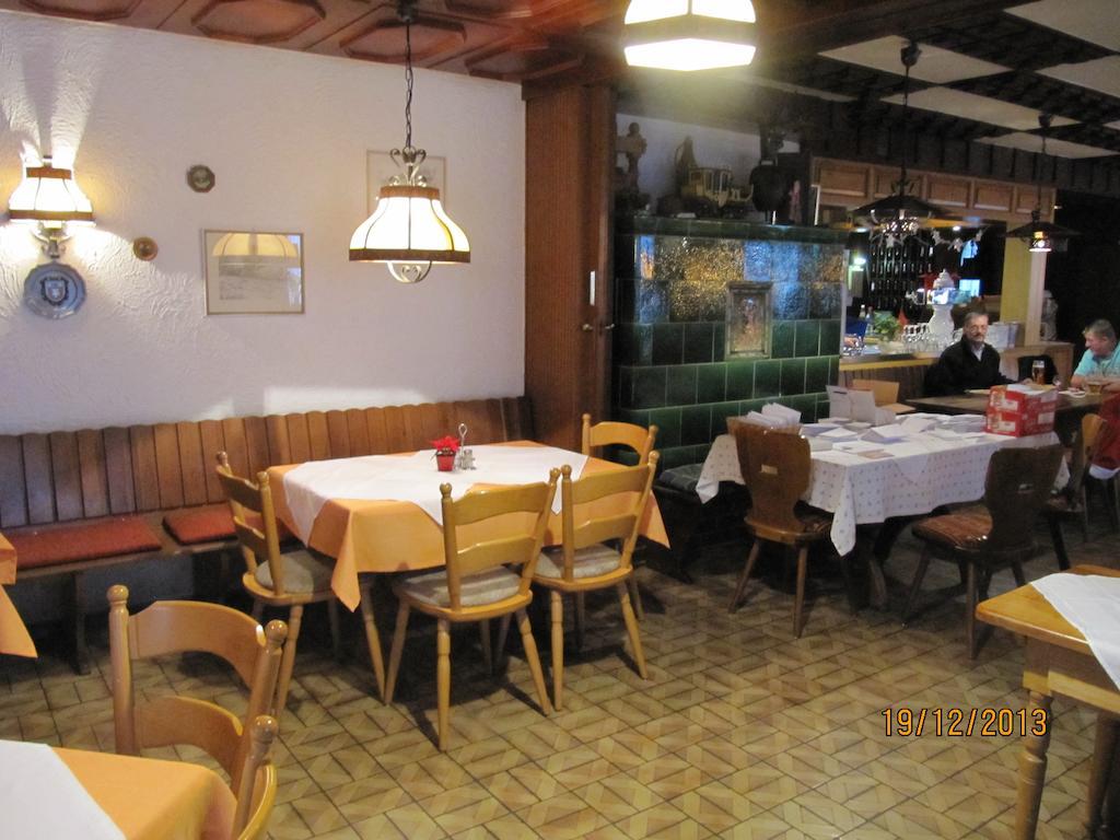 Gasthaus-Krone-Post Simonswald Extérieur photo