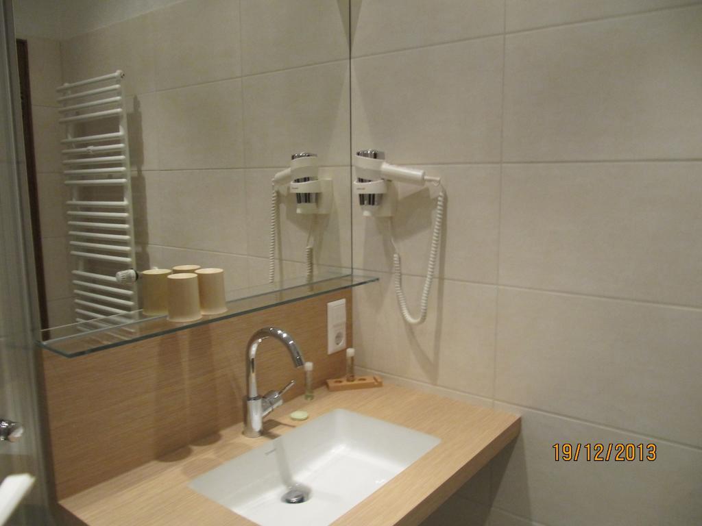 Gasthaus-Krone-Post Simonswald Chambre photo