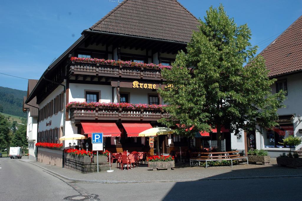 Gasthaus-Krone-Post Simonswald Extérieur photo